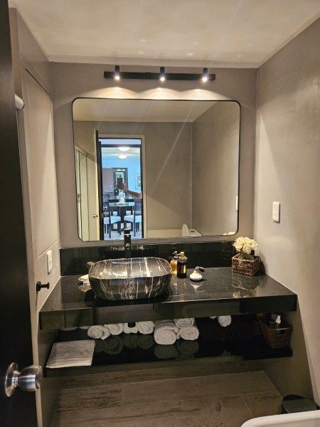 Departamento reciclado en venta Torre Marina I